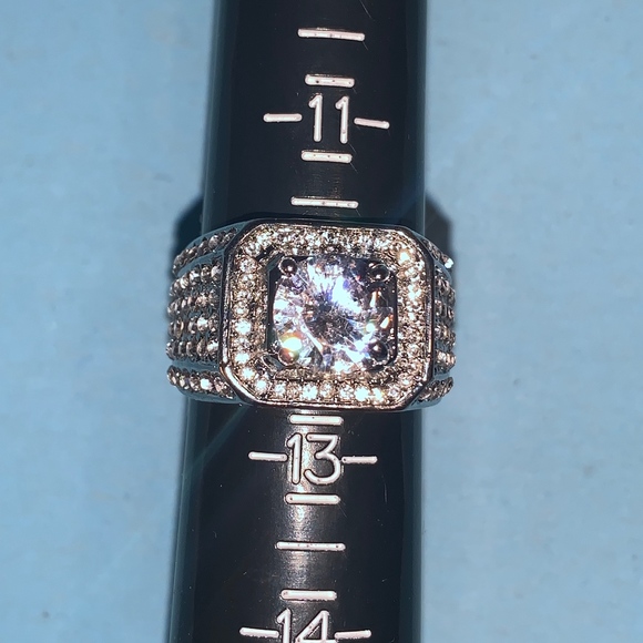 18K White Gold Plated Cubic Zirconia Ring Bling! - Picture 7 of 7